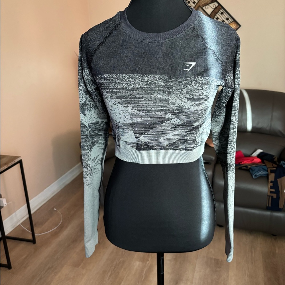 Gymshark Black and Gray Women's Crop Top